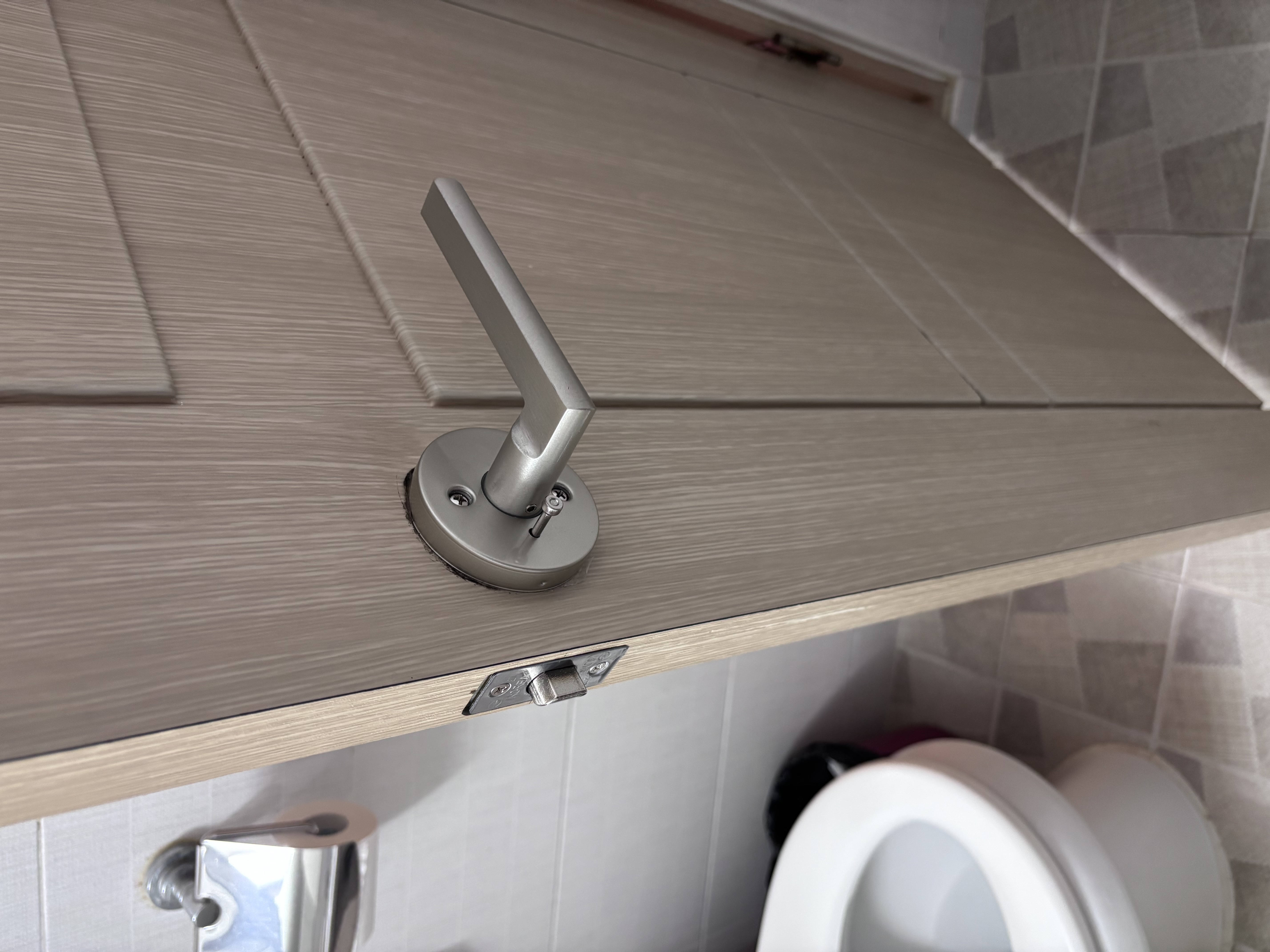 화장실문 작업후2.jpg